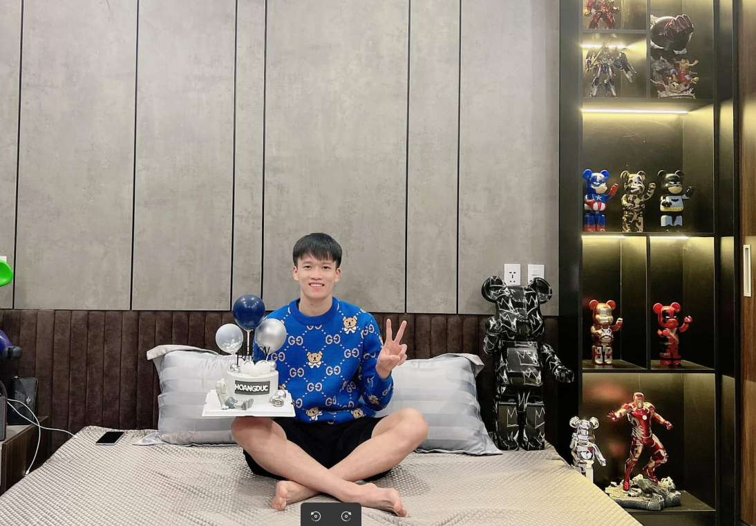 Cầu thủ tuyển Việt Nam 28 tuổi giành 3 QBV, sở hữu khối tài sản khủng nhưng tình duyên lận đận - Ảnh 3.