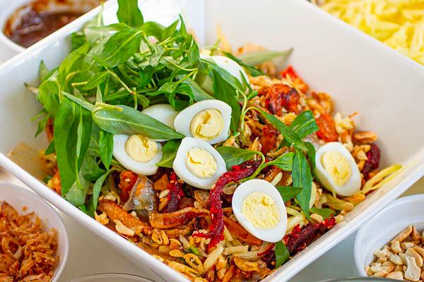 B&aacute;nh tr&aacute;ng trộn Việt Nam trở th&agrave;nh hiện tượng ẩm thực tại Mỹ - Ảnh 16.