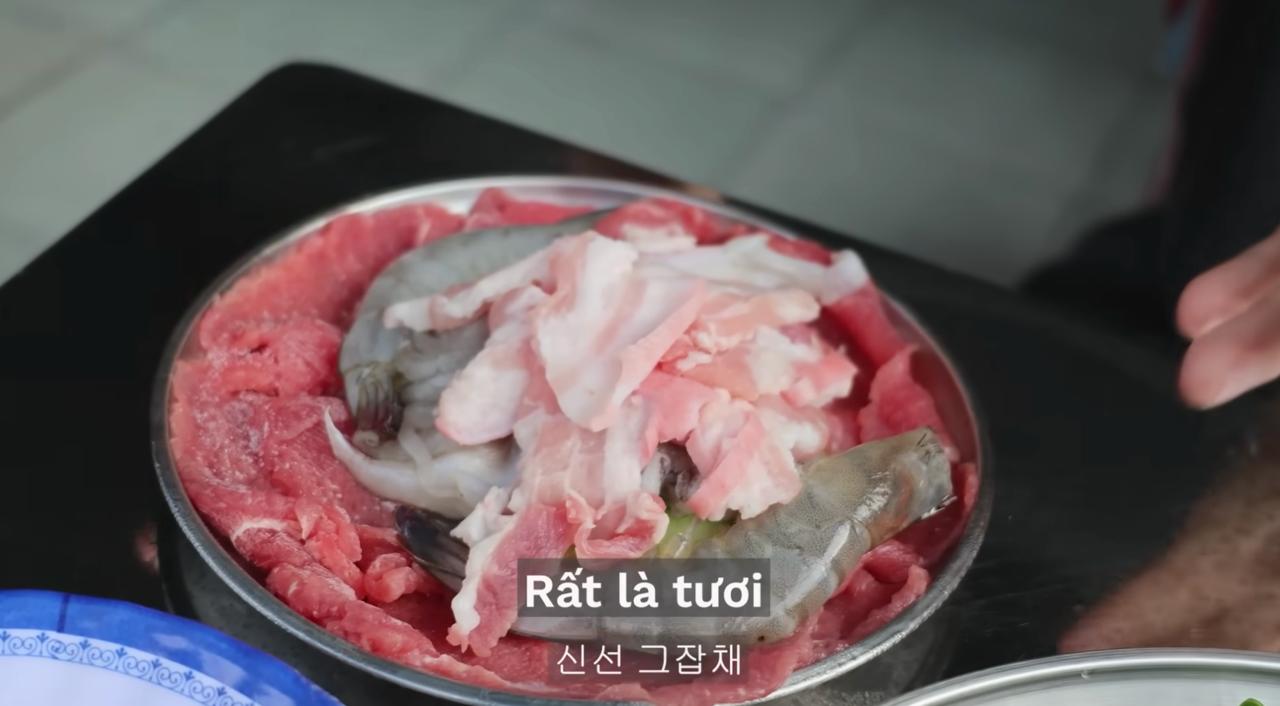 Ch&agrave;ng trai H&agrave;n Quốc kh&aacute;m ph&aacute; ẩm thực Việt qua 3 m&oacute;n mắm độc đ&aacute;o - Ảnh 6.