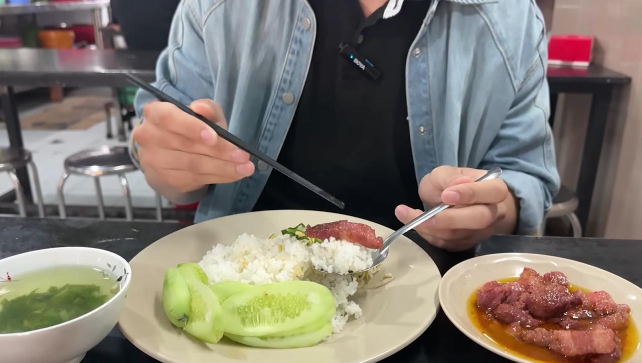 Ch&agrave;ng trai H&agrave;n Quốc kh&aacute;m ph&aacute; ẩm thực Việt qua 3 m&oacute;n mắm độc đ&aacute;o - Ảnh 26.
