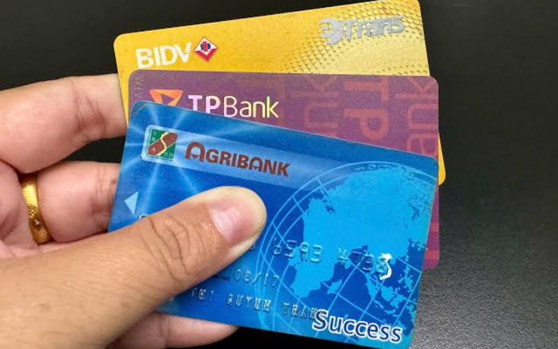 Vì sao gọi là thẻ ATM? - Ảnh 2. Vì sao gọi là thẻ ATM? - Ảnh 2.