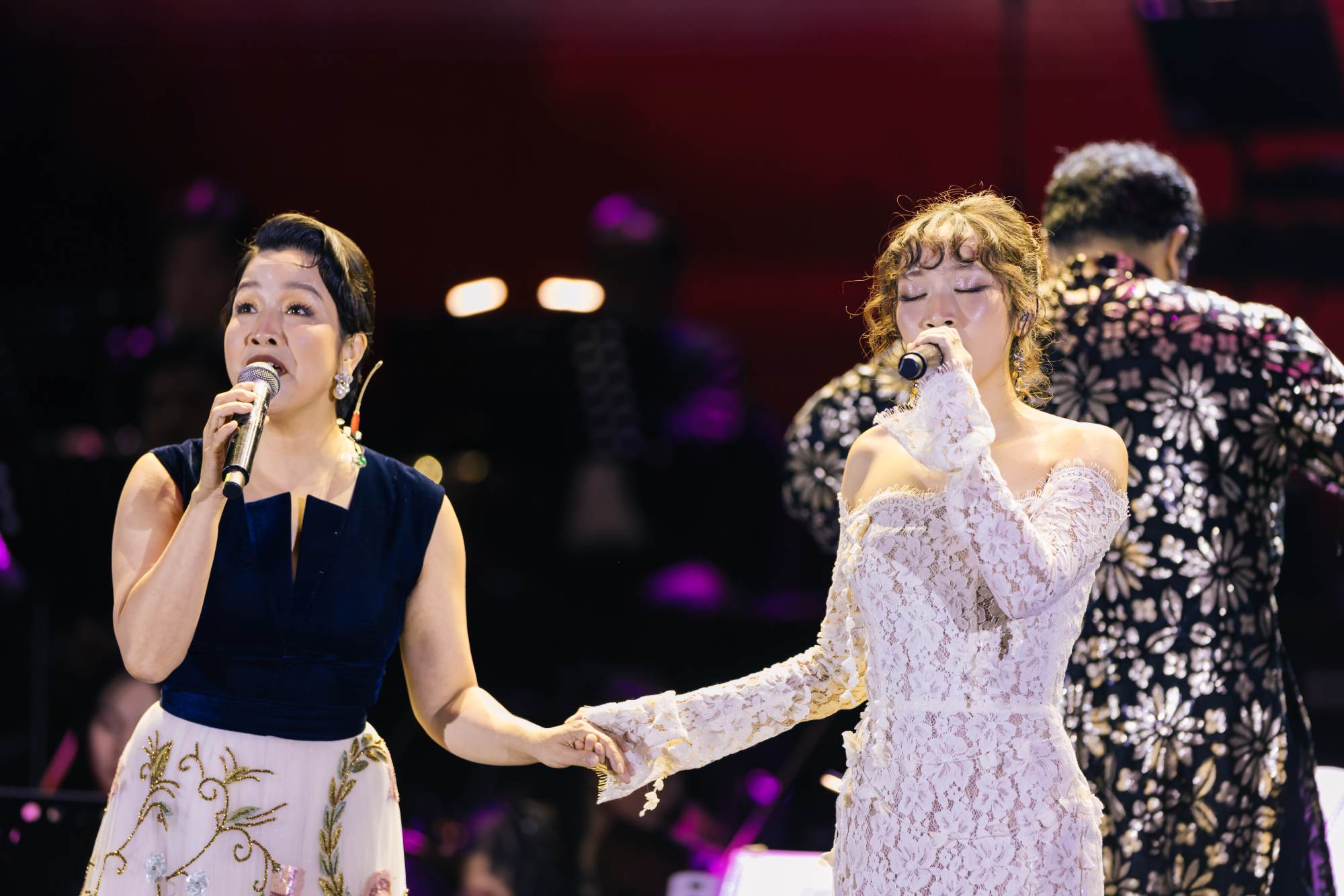 NSND Thanh Lam hát ca khúc cuối cùng của nhạc sĩ Thanh Tùng, kể về thời trẻ “ông đẹp trai dã man” - Ảnh 4. NSND Thanh Lam hát ca khúc cuối cùng của nhạc sĩ Thanh Tùng, kể về thời trẻ “ông đẹp trai dã man” - Ảnh 4.