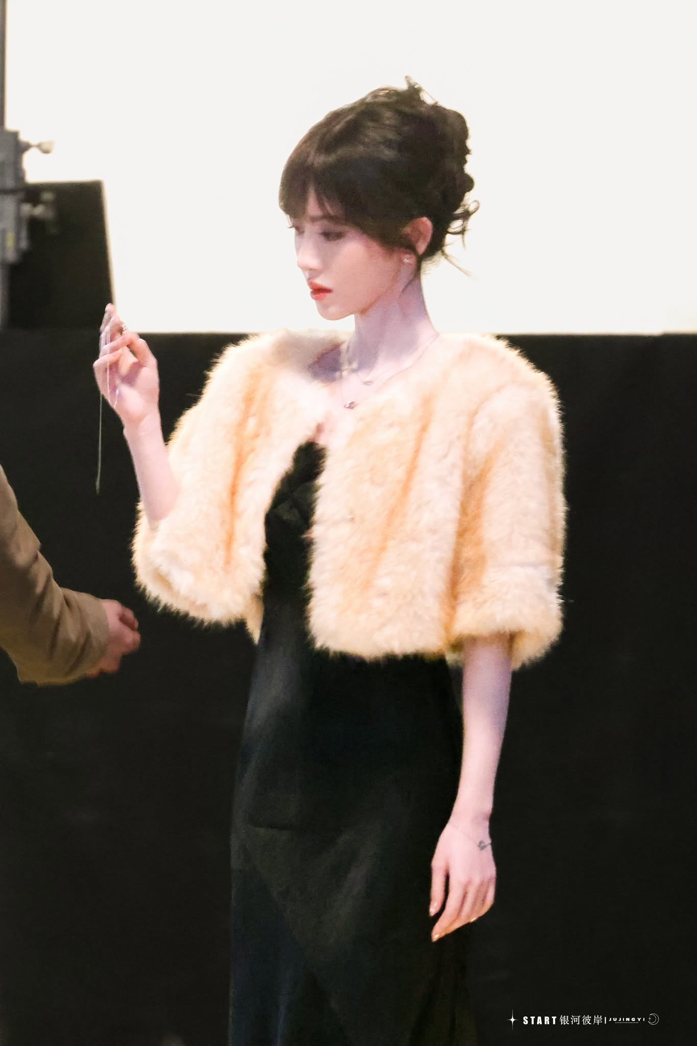 Đang hot mỹ nh&acirc;n c&oacute; gương mặt m&agrave; mọi trai tồi đều kh&ocirc;ng d&aacute;m lại gần: Đẹp xuất thần vừa ngắm vừa r&eacute;n- Ảnh 9.