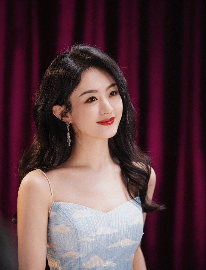 Người cướp ch&eacute;n cơm của Lưu Diệc Phi, Triệu Lệ Dĩnh - Ảnh 2.