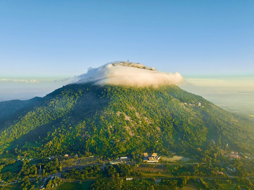 Việt Nam c&oacute; ngọn n&uacute;i cao 986 m được mệnh danh l&agrave; &ldquo;n&oacute;c nh&agrave; Nam Bộ&rdquo;, đ&oacute;n 4 triệu kh&aacute;ch chỉ trong 7 th&aacute;ng - Ảnh 1.