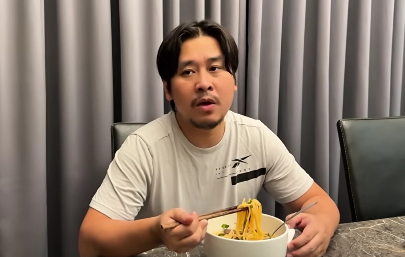 "Chị Kỳ Duyên phải bay về Việt Nam dắt vợ chồng tôi qua Mỹ"- Ảnh 2.