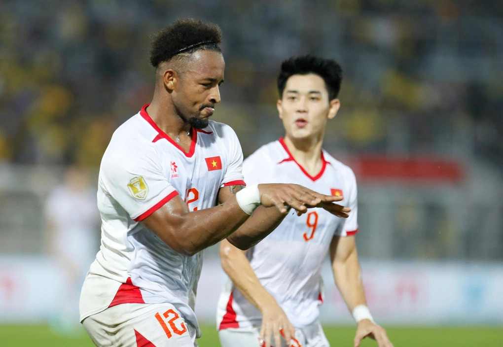 Đội hình Việt Nam vs Malaysia: HLV Kim Sang-sik tạm cất “bảo kiếm”, xoay bài vào phút chót? AFF Cup - Ảnh 2. Đội hình Việt Nam vs Malaysia: HLV Kim Sang-sik tạm cất “bảo kiếm”, xoay bài vào phút chót? AFF Cup - Ảnh 2.