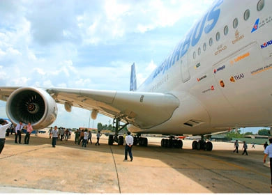 V&igrave; sao nhiều s&acirc;n bay ngại đ&oacute;n Airbus A380 d&ugrave; đ&acirc;y l&agrave; m&aacute;y bay lớn nhất thế giới? - Ảnh 20.