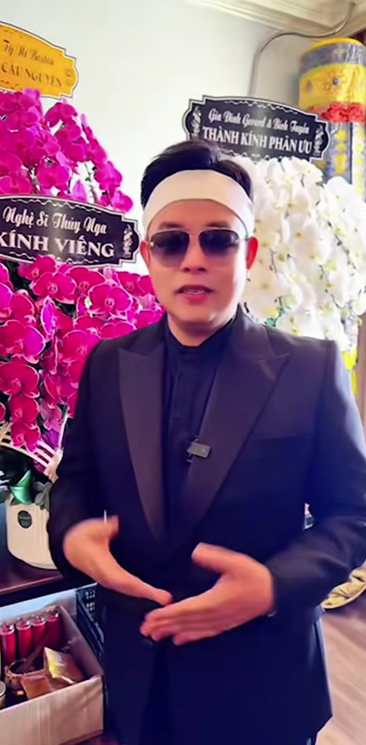 Nhiều vòng hoa từ Việt Nam gửi sang Mỹ viếng mẹ Quang Lê - Ảnh 2.