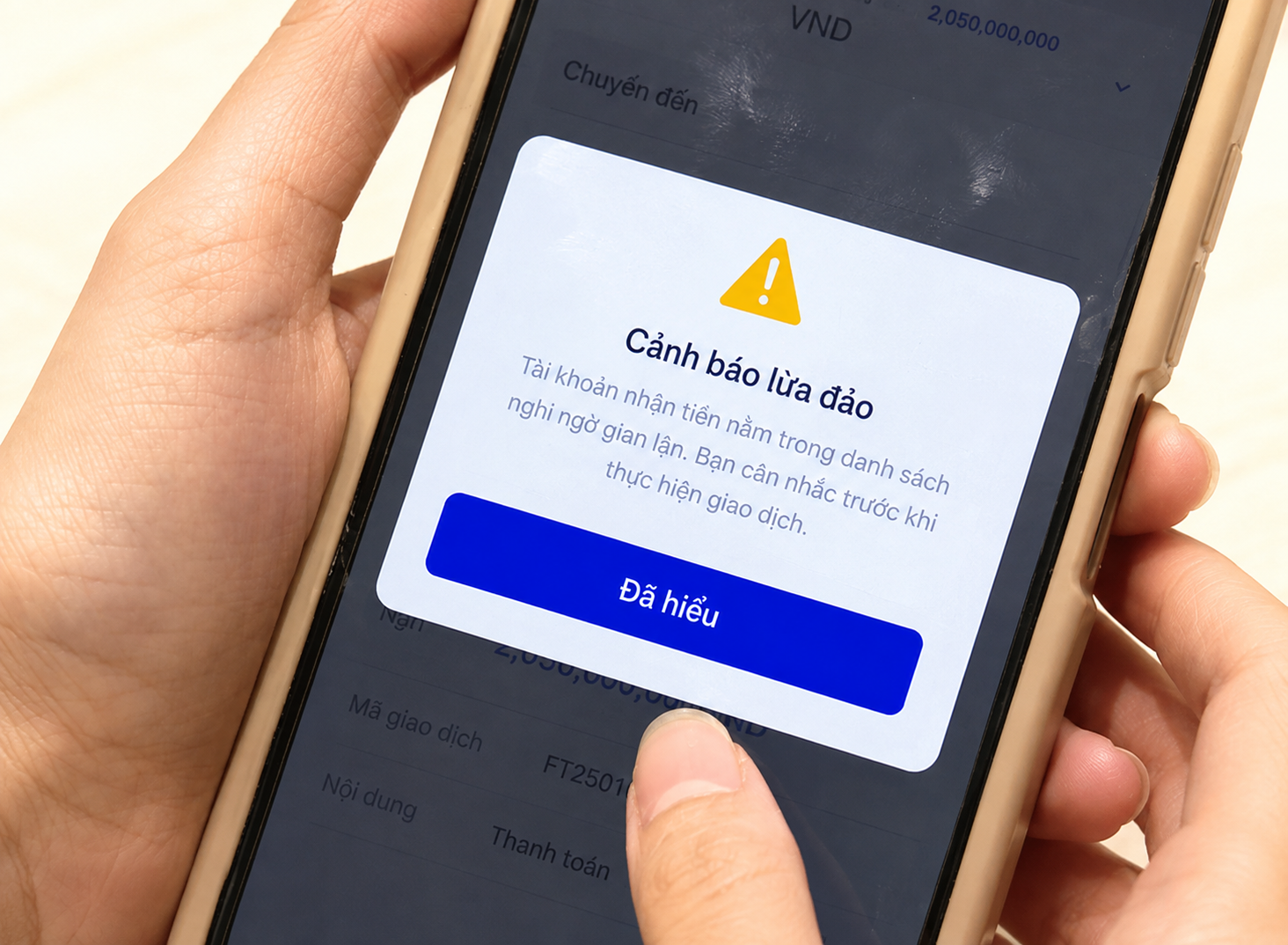 Phát hiện giao dịch với tài khoản nghi ngờ: Khách hàng tại Agribank, Vietcombank, BIDV và nhiều ngân hàng tạm dừng/hủy hơn 1,6 triệu lượt chuyển tiền - Ảnh 1.