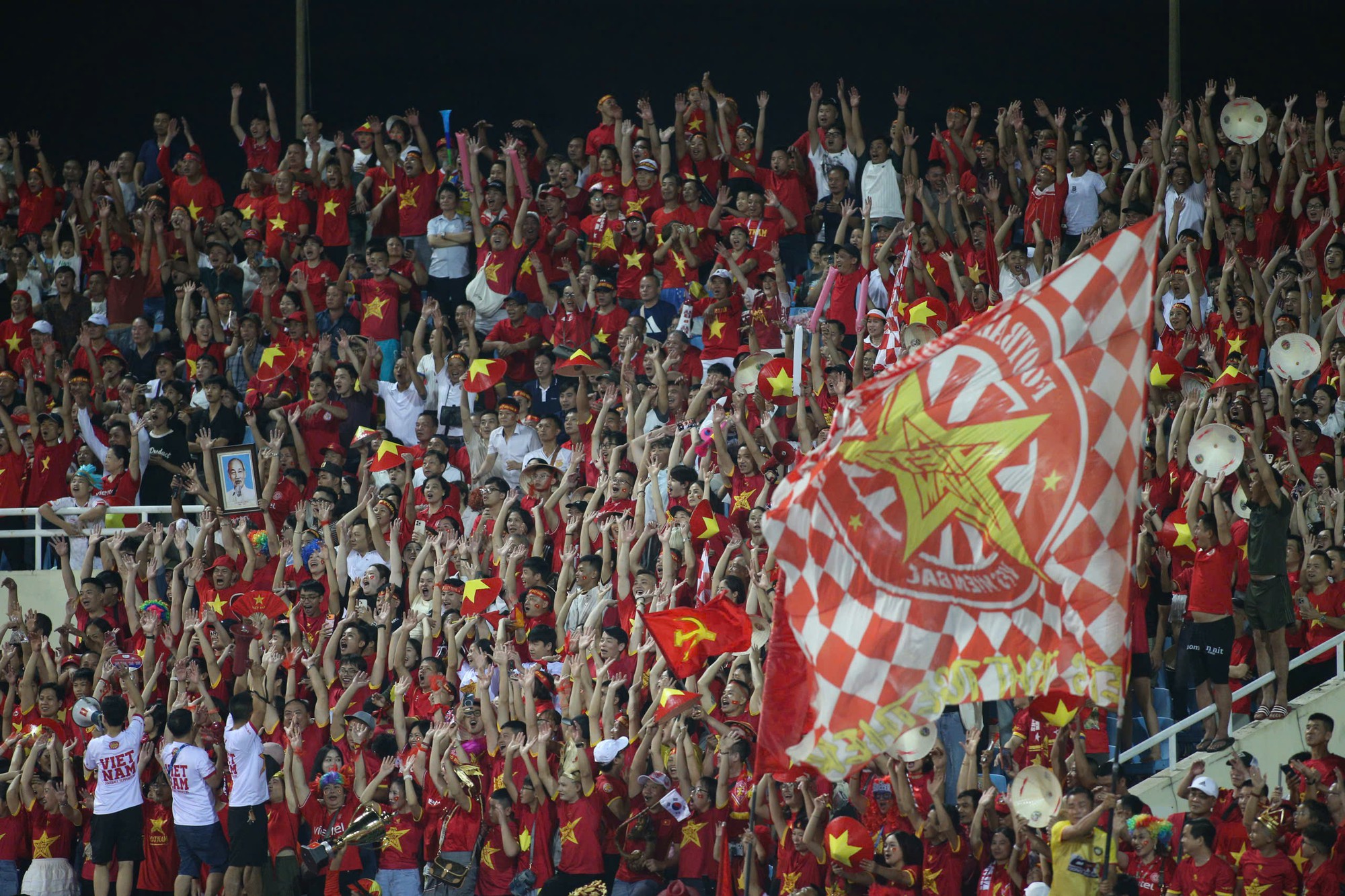 Xuân Son bùng nổ, ĐT Việt Nam đả bại Malaysia để thẳng tiến chung kết AFF Cup 2026 - Ảnh 5.