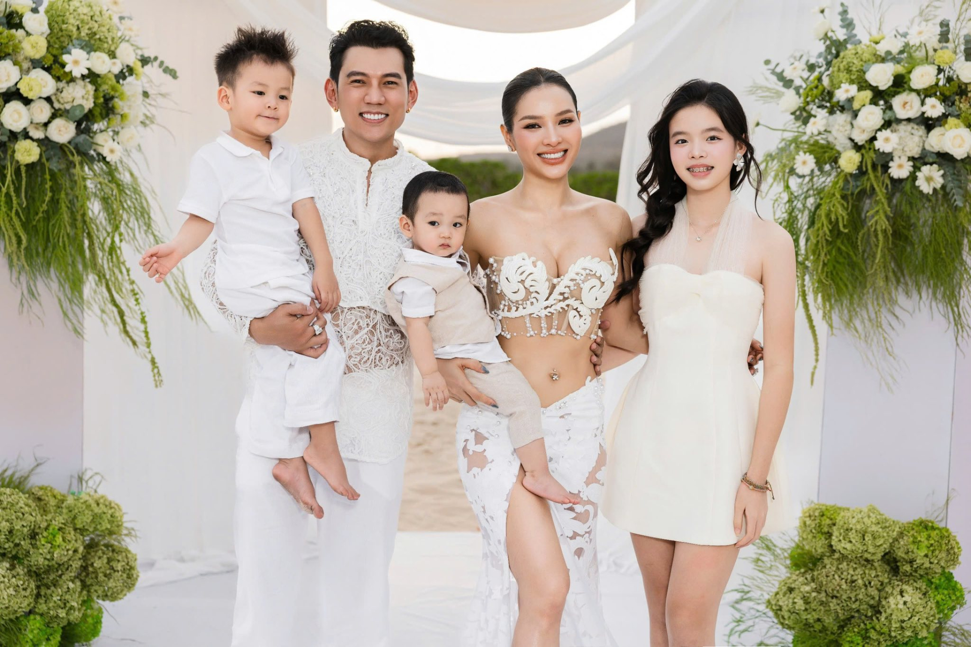 Mẹ đơn thân Vbiz được đại gia kim cương si mê: 