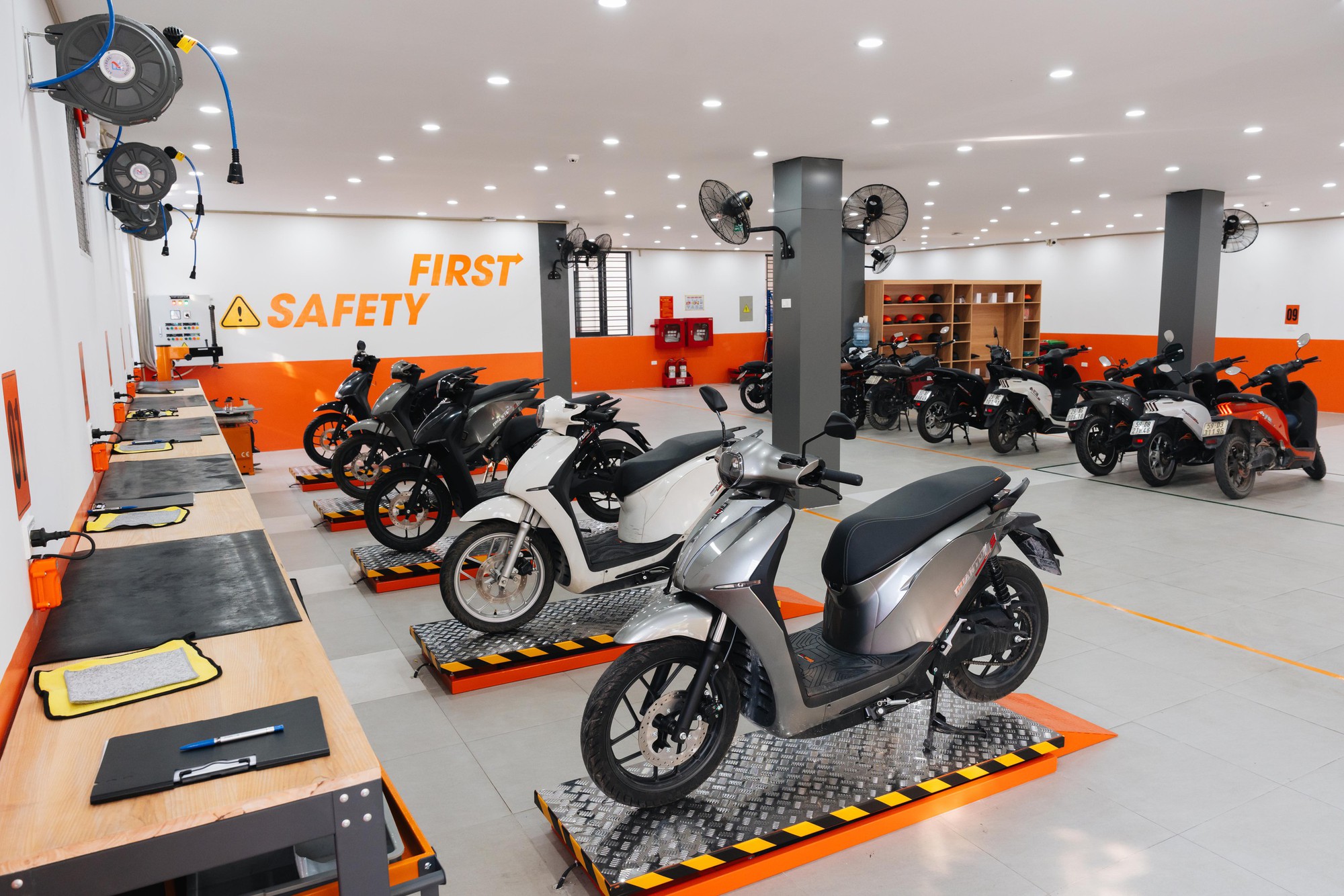 Dat Bike vừa mở nhà máy thu nhỏ ở Hà Nội: Xe lỗi, hỏng không còn phải "đưa về ngoại"- Ảnh 2.
