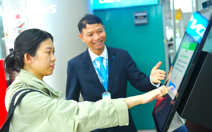 Diện mạo mới s&acirc;n bay Li&ecirc;n Khương sau 5 th&aacute;ng n&acirc;ng cấp - Ảnh 10.