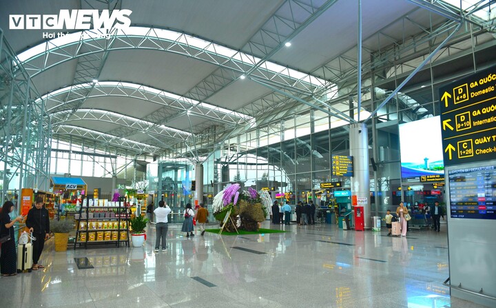 Diện mạo mới s&acirc;n bay Li&ecirc;n Khương sau 5 th&aacute;ng n&acirc;ng cấp - Ảnh 9.