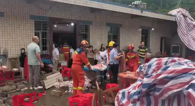 Thảm kịch: Bữa tiệc mừng con đỗ đại học biến thành thảm họa - Ảnh 1. Thảm kịch: Bữa tiệc mừng con đỗ đại học biến thành thảm họa - Ảnh 1.