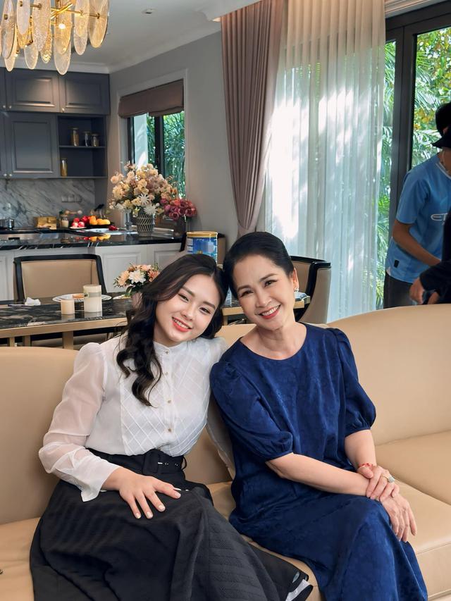 NSND Lan Hương v&agrave; con d&acirc;u ăn &ldquo;b&aacute;nh dẻo thị phi&rdquo; bất ngờ gặp chuyện thị phi ngay tr&ecirc;n s&oacute;ng, phải l&ecirc;n tiếng- Ảnh 7.