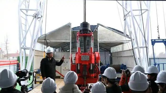 Phát hiện Trung Quốc đang vận hành tháp khoan hơn 30m, đào tìm dưới lòng đất thứ cả thế giới khao khát - Ảnh 2.