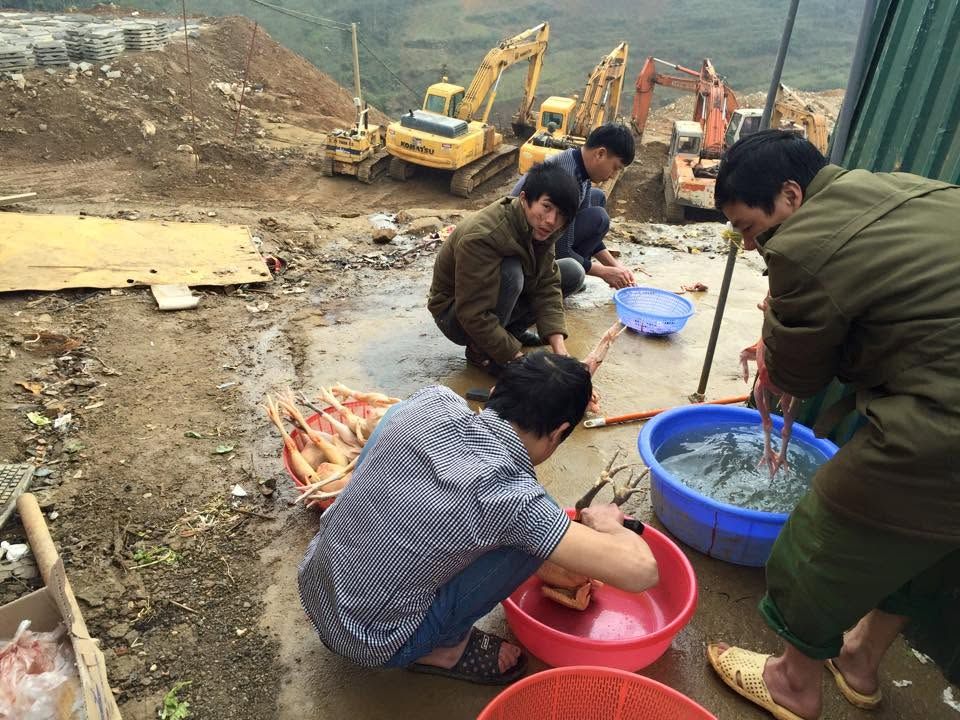 Những bức ảnh chưa từng thấy về cáp treo Fansipan 10 năm trước: Đằng sau 15 phút lên nóc nhà Đông Dương - Ảnh 32.