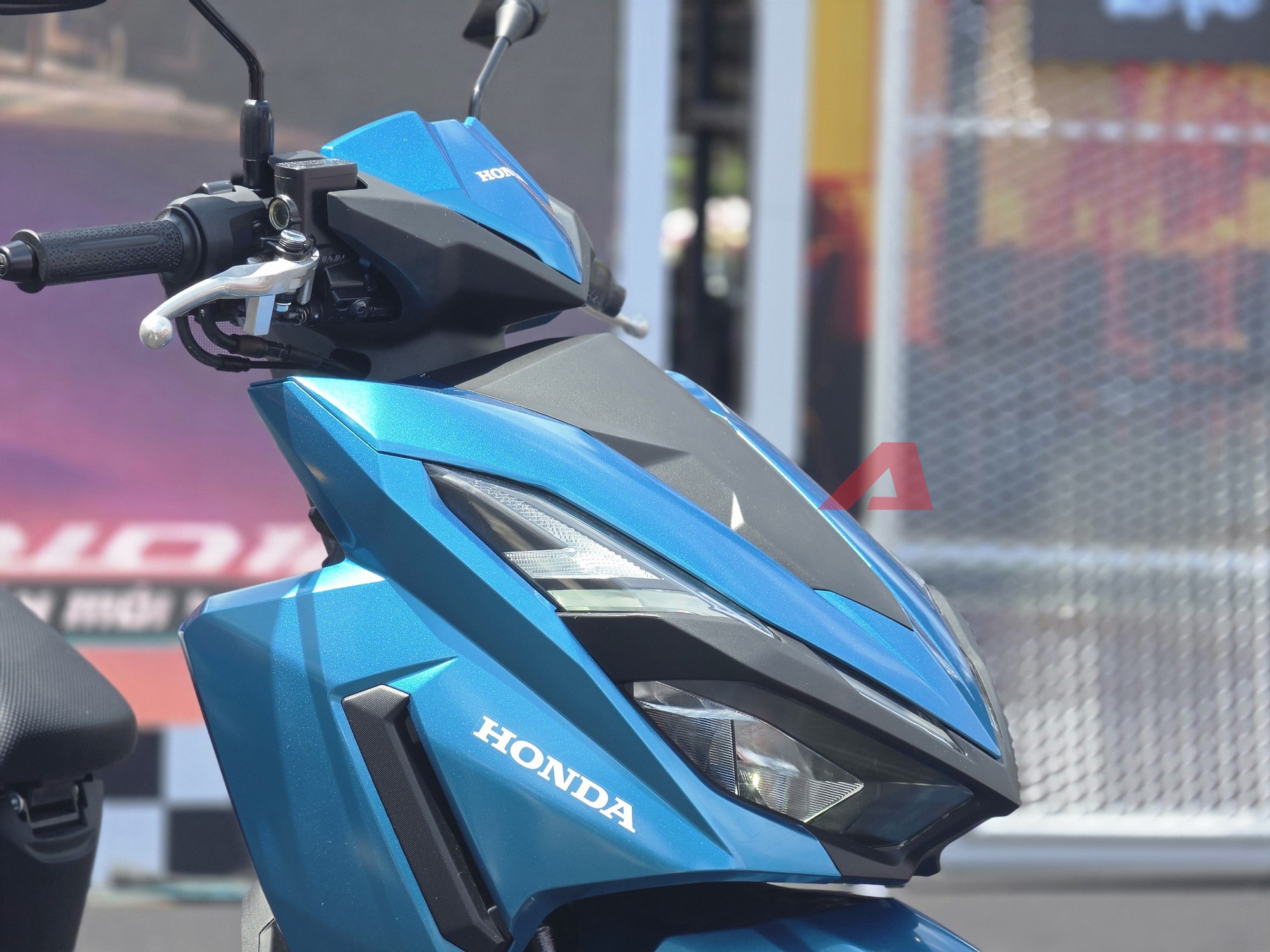 Honda Vario 2027 chốt giá từ 42,7 triệu đồng: Thêm bản ghi-đông trần như mô tô, nhập khẩu Indonesia đúng ý dân chơi Việt, sẵn xe giao trong vài ngày nữa - Ảnh 11.