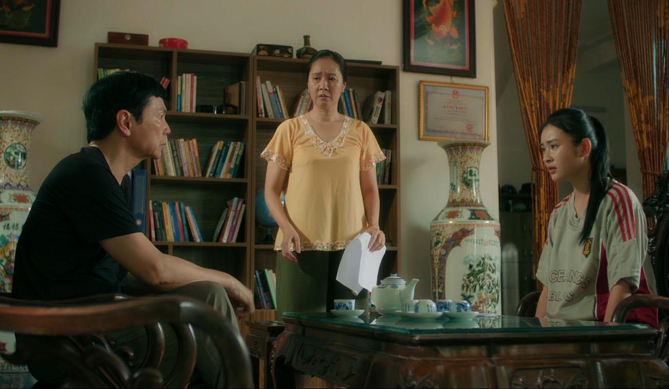 Thanh Hương, Đan Lê đá bóng trong phim giờ vàng VTV - Ảnh 5.