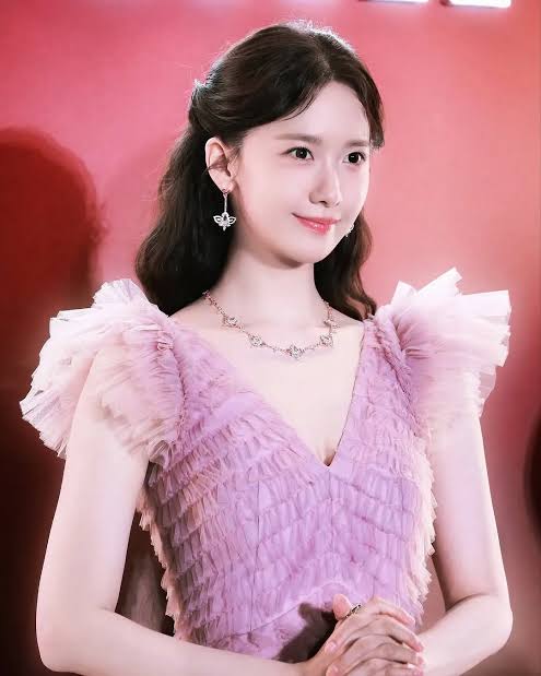 Câu hỏi 20 năm vẫn gây tranh cãi - 2 nữ thần showbiz ai đẹp hơn?- Ảnh 3.