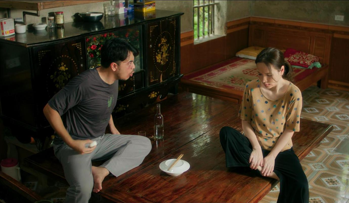 Thanh Hương, Đan Lê đá bóng trong phim giờ vàng VTV - Ảnh 6.