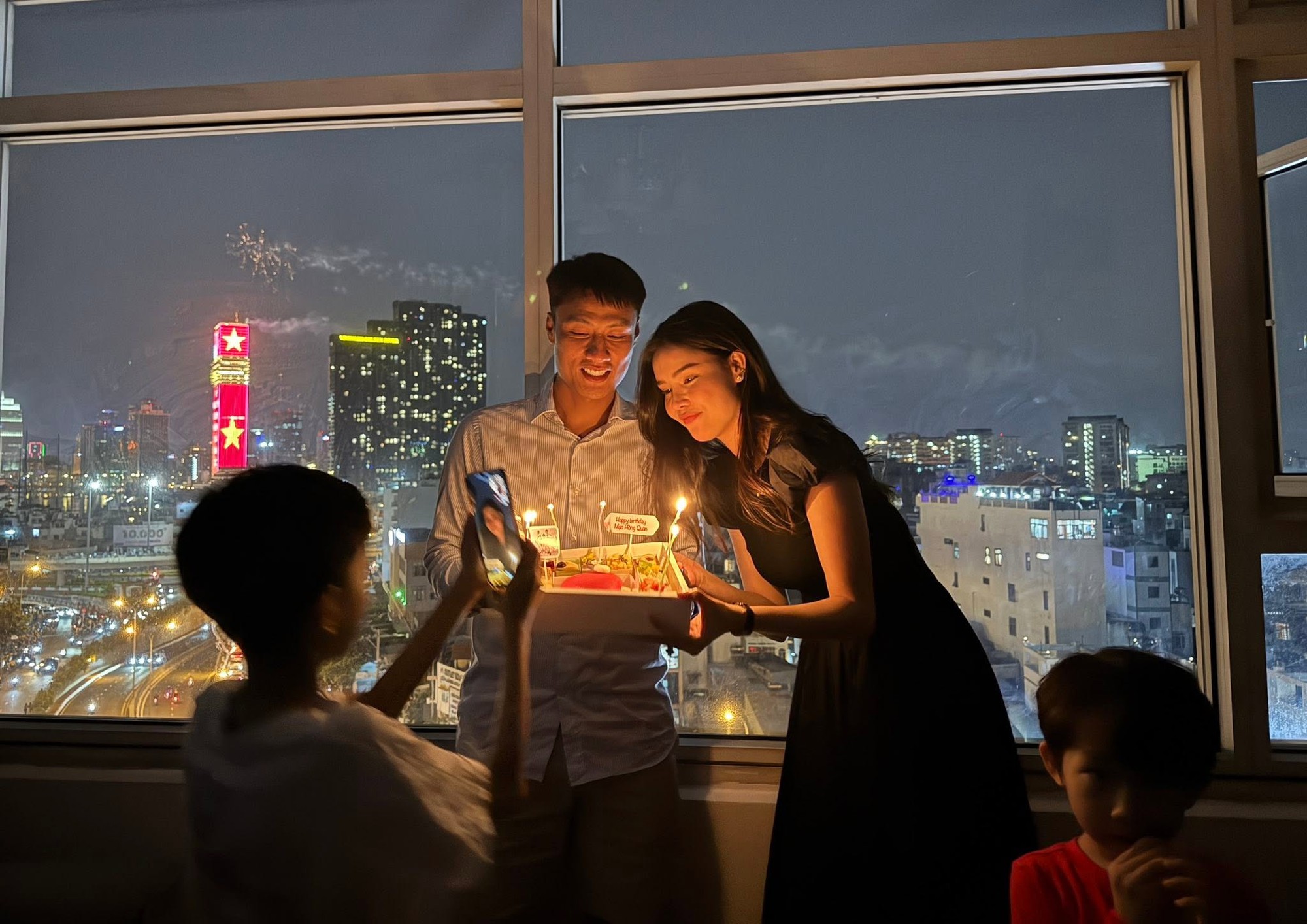 Mỹ nh&acirc;n miền T&acirc;y cao 1m78 lấy chồng l&agrave; cầu thủ, 10 năm h&ocirc;n nh&acirc;n hạnh ph&uacute;c, li&ecirc;n tục được chồng tặng từ biệt thự đến xe sang - Ảnh 7.