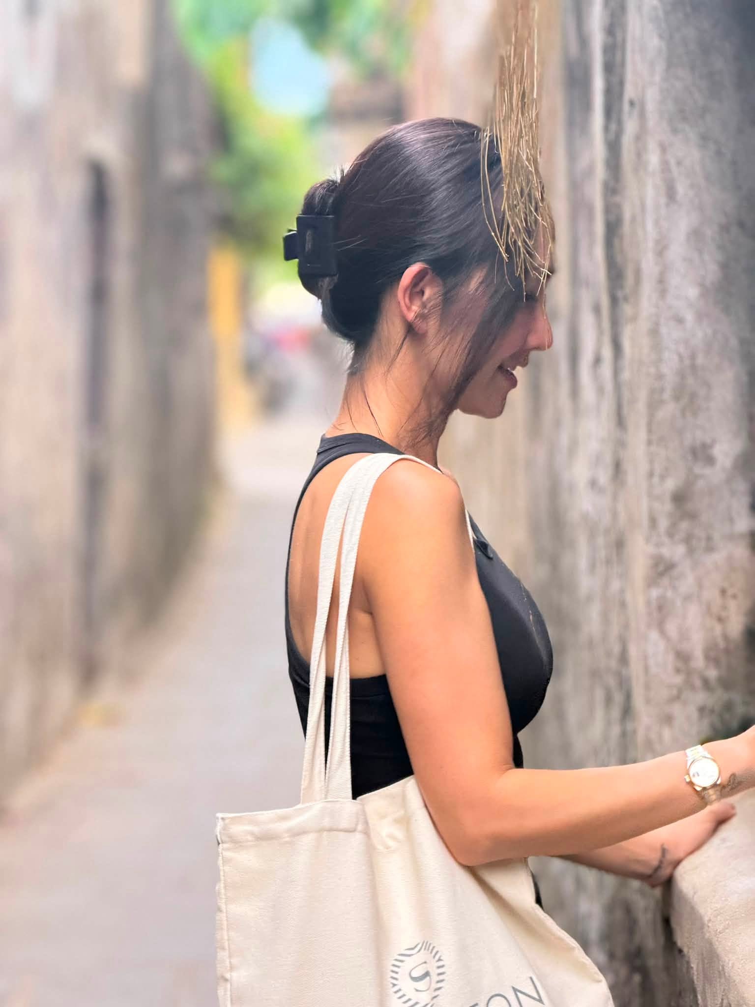 Kim Hiền về Việt Nam sau nhiều năm ở Mỹ: "Hạnh ph&uacute;c chỉ l&agrave; được đứng giữa những điều quen thuộc" - Ảnh 1.