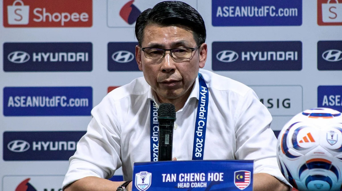 Thua 0-4 tuyển Việt Nam, HLV Malaysia than thở: "Nếu đủ quân, chúng tôi có thể đá ngang ngửa họ" - Ảnh 1. Thua 0-4 tuyển Việt Nam, HLV Malaysia than thở: "Nếu đủ quân, chúng tôi có thể đá ngang ngửa họ" - Ảnh 1.