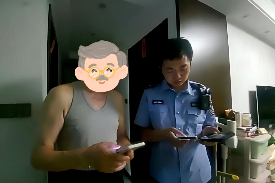 Ph&aacute;t hiện người đ&agrave;n &ocirc;ng giấu 373 triệu trong nồi cơm điện- Ảnh 1.