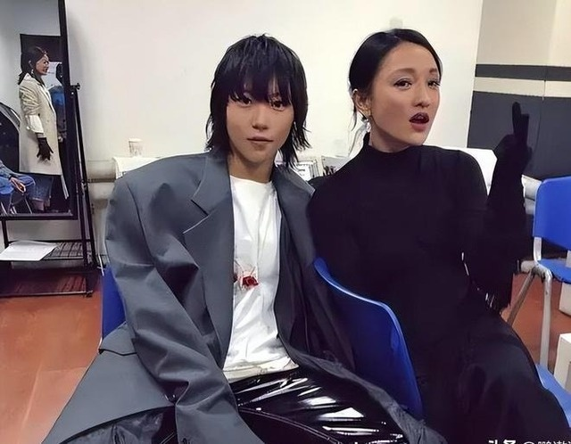 "Bắt gọn" chị đẹp 9X v&agrave; con của Diva h&agrave;ng đầu showbiz th&acirc;n thiết giữa phố, mối quan hệ 3 năm ai cũng t&ograve; m&ograve;- Ảnh 6.
