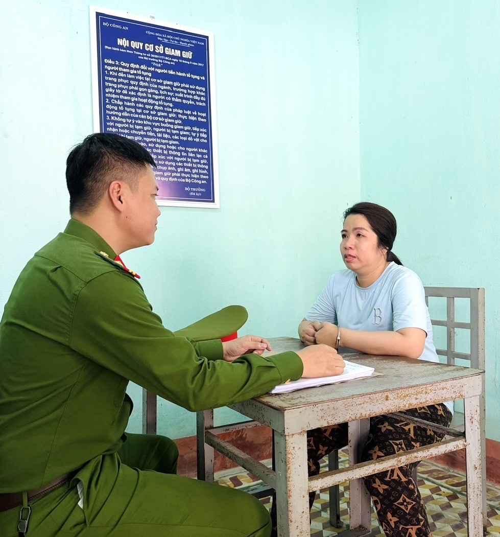 C&ocirc;ng an c&ocirc;ng bố kết quả gi&aacute;m định kim cương li&ecirc;n quan Gi&aacute;m đốc Đặng Ngọc Thảo - Ảnh 3.