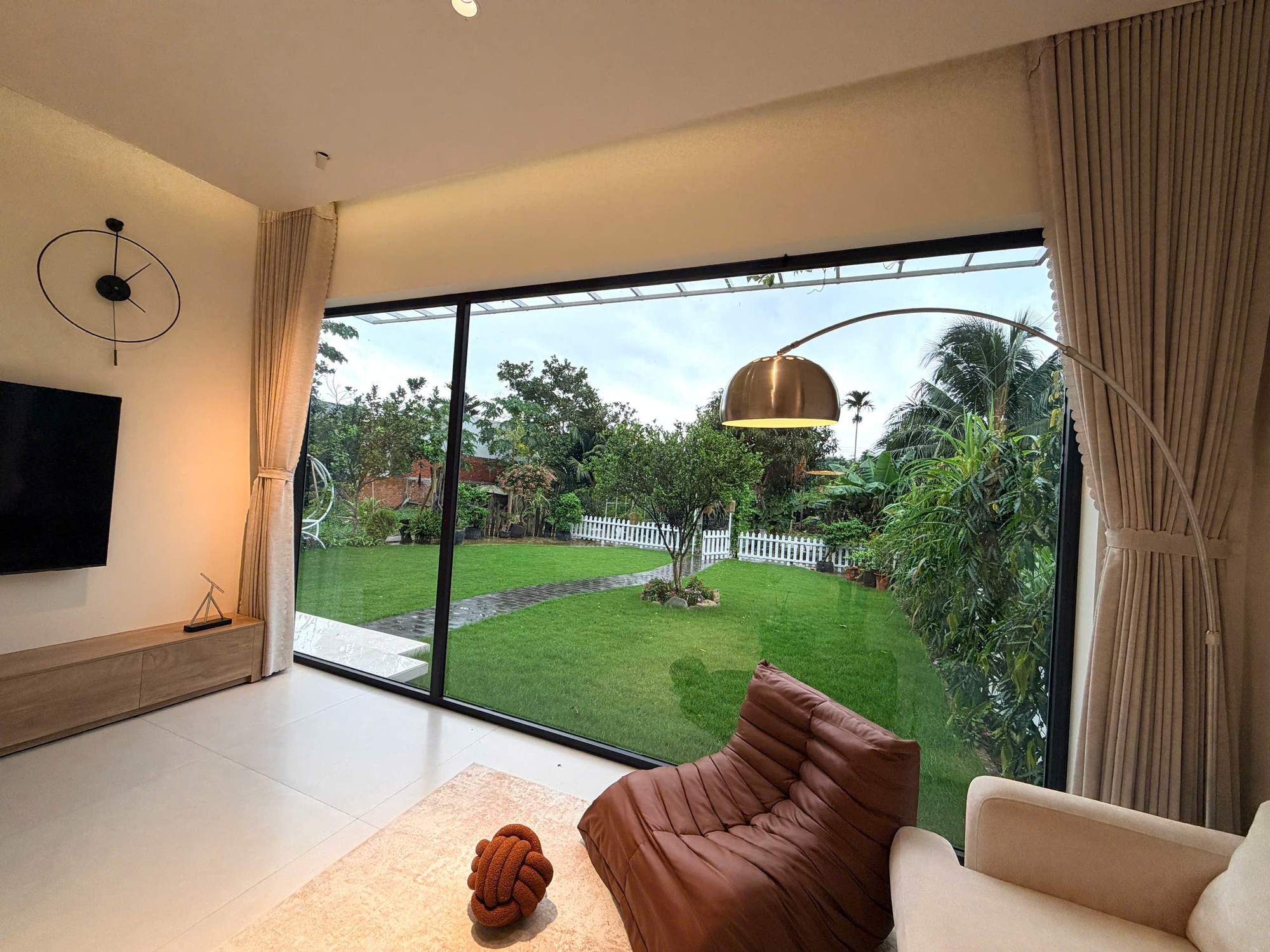 Căn nhà có cây chôm chôm cả MXH “khao khát”: Nằm giữa khuôn viên 6.000m2 ở Lâm Đồng, là món quà thừa kế - Ảnh 9.