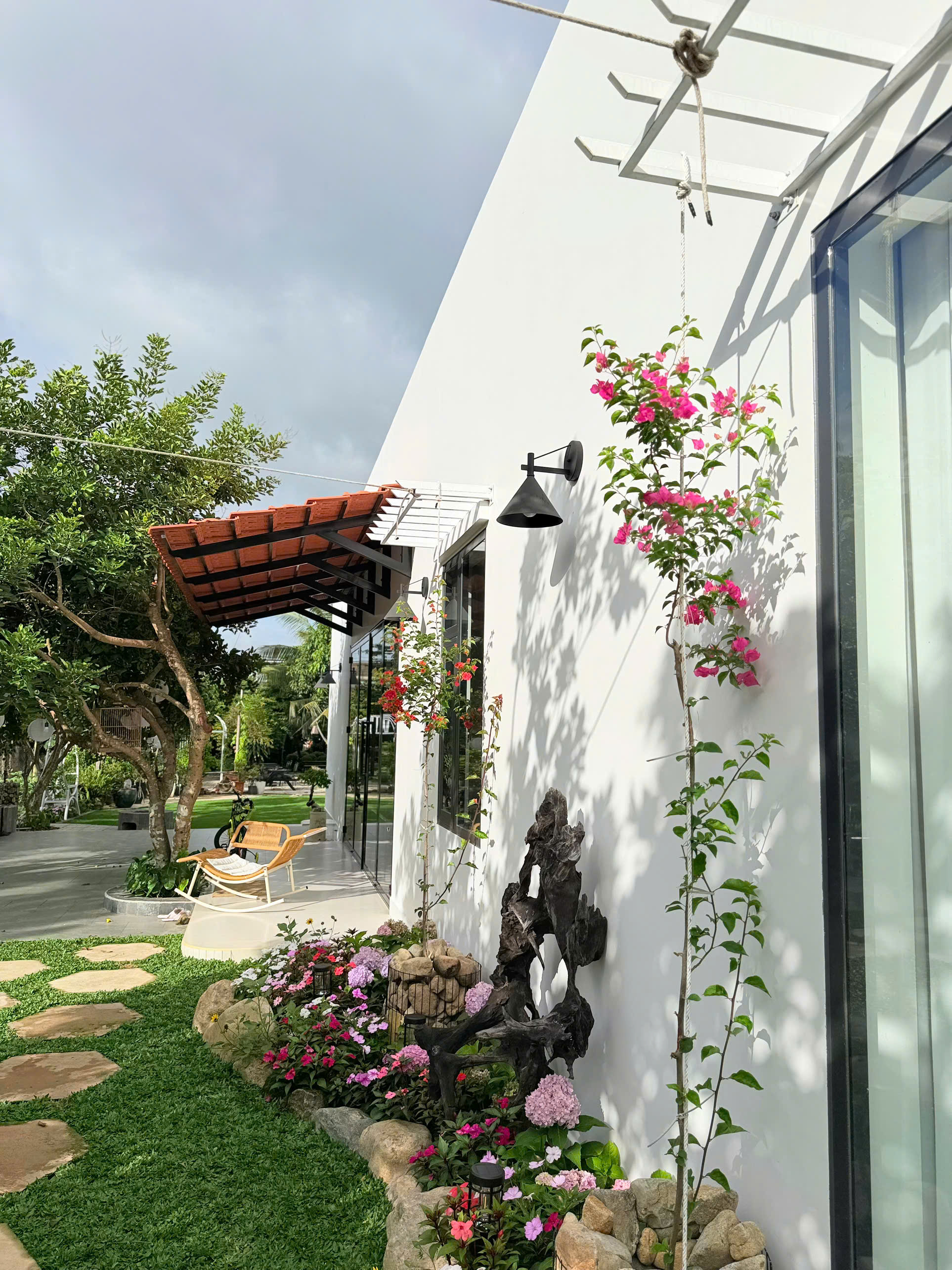 Căn nhà có cây chôm chôm cả MXH “khao khát”: Nằm giữa khuôn viên 6.000m2 ở Lâm Đồng, là món quà thừa kế - Ảnh 6.