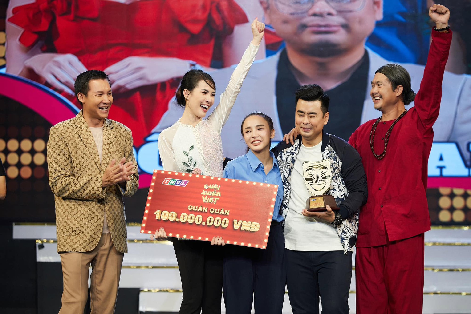 Mỹ nh&acirc;n người miền T&acirc;y từ kh&oacute; khăn th&agrave;nh Hoa hậu: X&acirc;y nh&agrave; 10 tỷ b&aacute;o hiếu, chuyện y&ecirc;u đương b&iacute; ẩn- Ảnh 2.