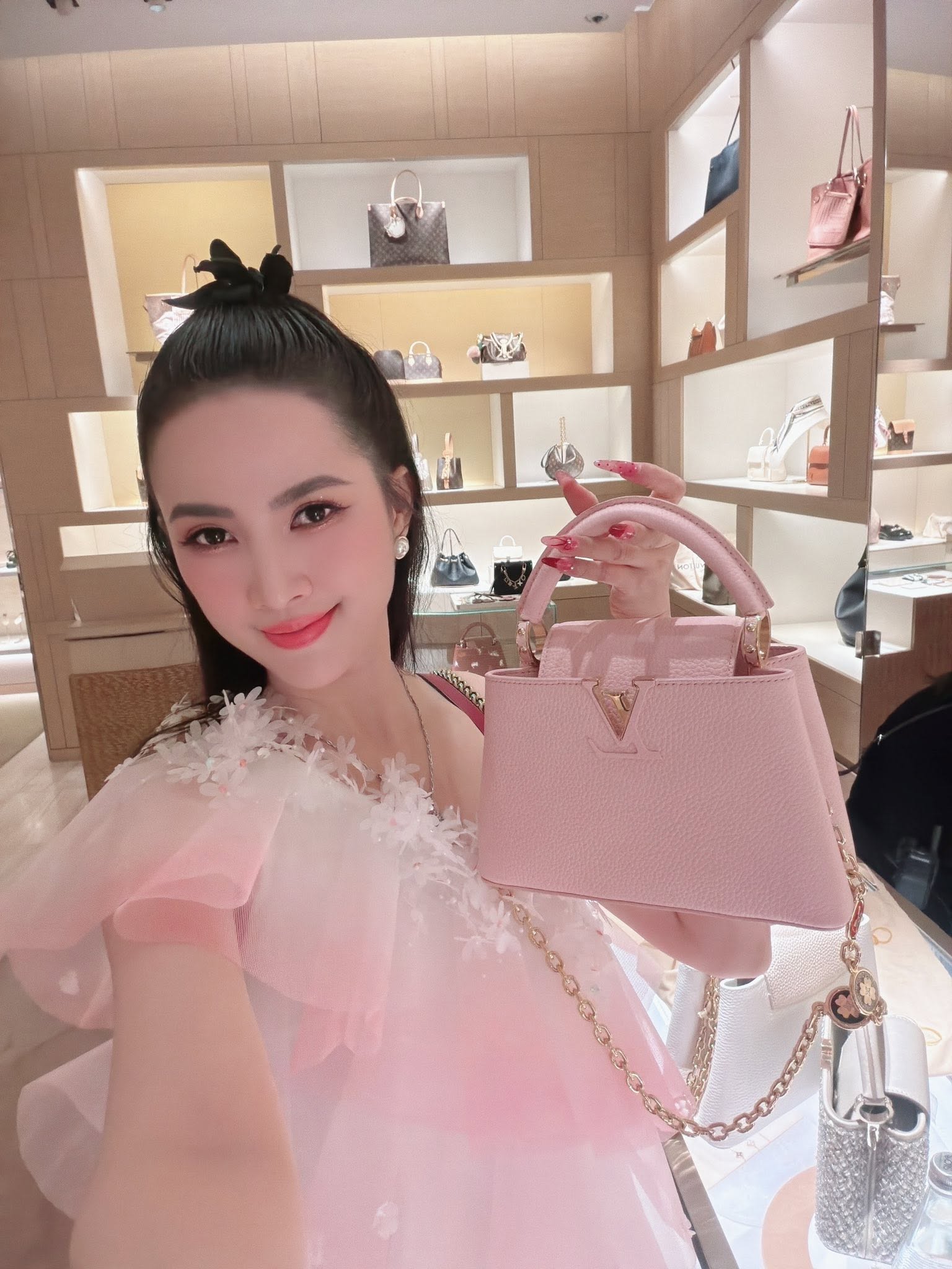 Mỹ nh&acirc;n người miền T&acirc;y từ kh&oacute; khăn th&agrave;nh Hoa hậu: X&acirc;y nh&agrave; 10 tỷ b&aacute;o hiếu, chuyện y&ecirc;u đương b&iacute; ẩn- Ảnh 10.