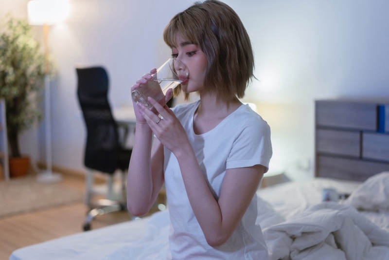 Uống nhiều nước trước khi ngủ, cơ thể sẽ trải qua những thay đổi thế n&agrave;o? - Ảnh 1.