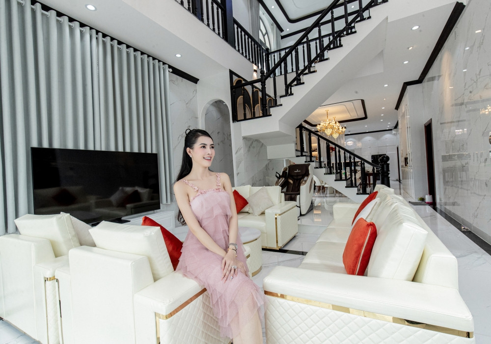 Mỹ nh&acirc;n người miền T&acirc;y từ kh&oacute; khăn th&agrave;nh Hoa hậu: X&acirc;y nh&agrave; 10 tỷ b&aacute;o hiếu, chuyện y&ecirc;u đương b&iacute; ẩn- Ảnh 6.