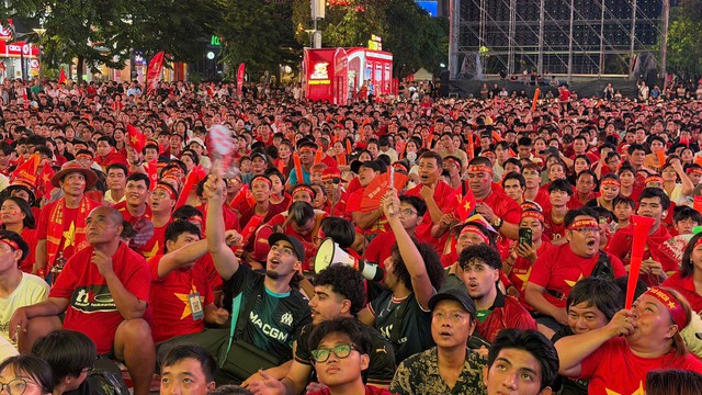 Quá đã: Quang Hải, Hai Long khiến cổ động viên Việt Nam hài lòng! - Ảnh 27.