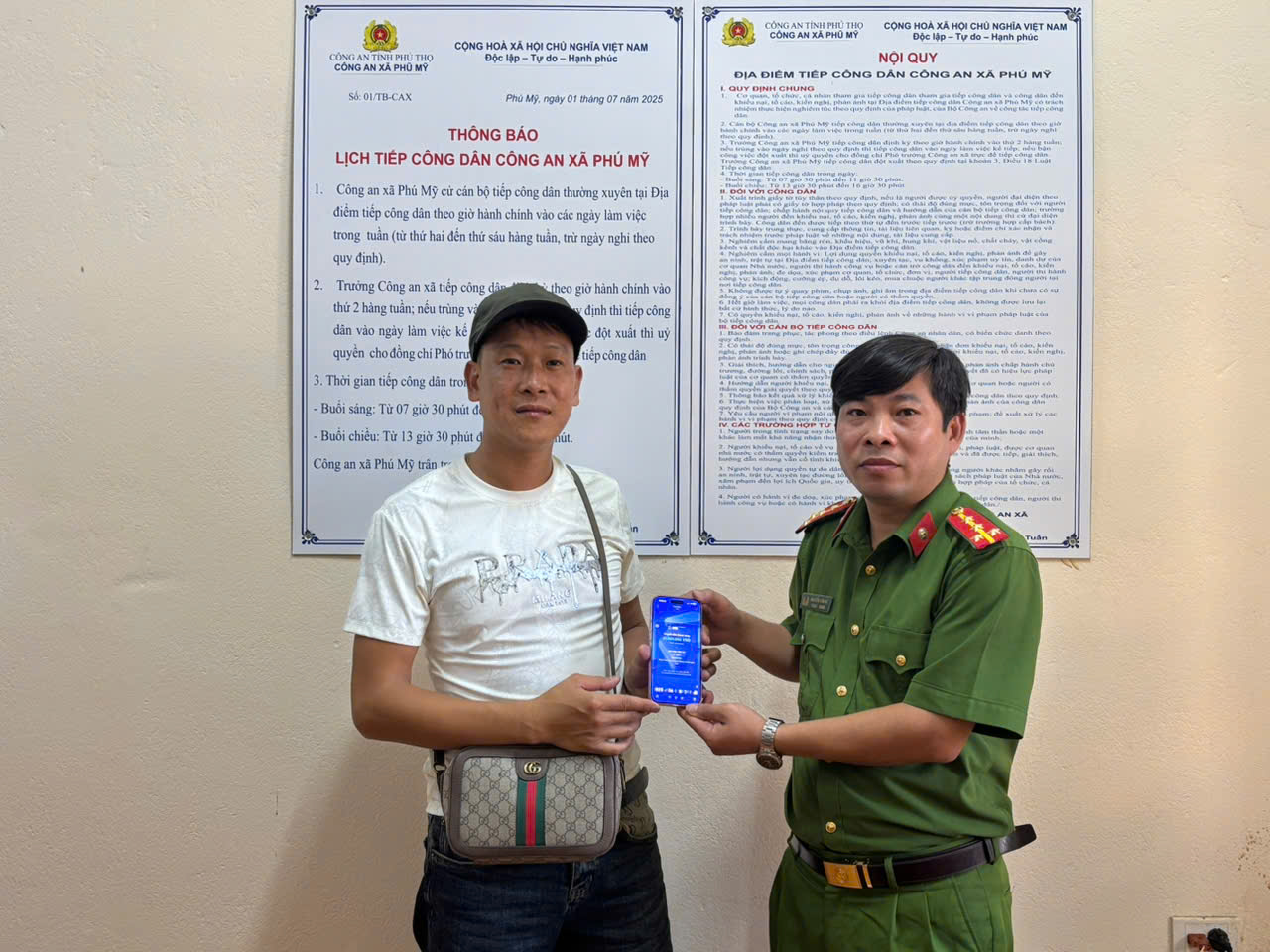 Công an các tỉnh xác minh loạt giao dịch chuyển khoản từ 9,9 triệu, 10 triệu, đến 61 triệu... của nhiều người dân - Ảnh 1. Công an các tỉnh xác minh loạt giao dịch chuyển khoản từ 9,9 triệu, 10 triệu, đến 61 triệu... của nhiều người dân - Ảnh 1.