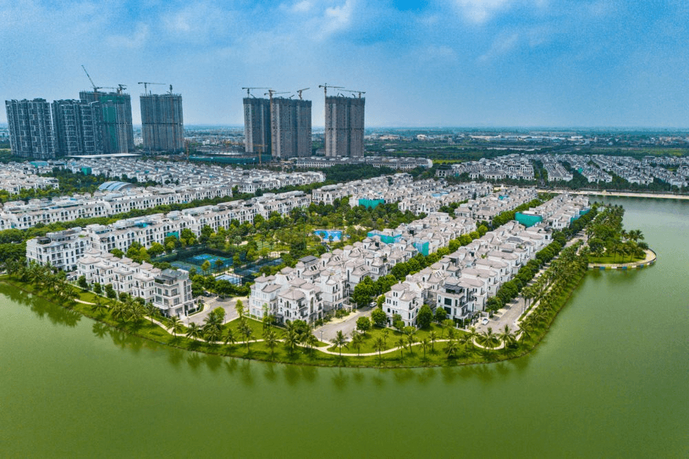 Biệt thự, liền kề ở H&agrave; Nội, TP.HCM diễn biến "lạ" - Ảnh 1.