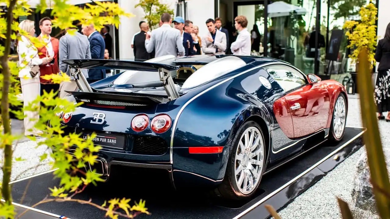 Chủ Bugatti Veyron cũ kh&ocirc;ng cần lo lắng: Xe 20 năm tuổi nhưng h&atilde;ng sẵn s&agrave;ng 't&acirc;n trang' lại như xuất xưởng, miễn l&agrave; c&oacute; đủ tiền - Ảnh 2.