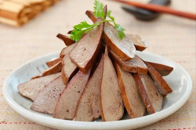 Tin rằng “ăn gì bổ nấy”, người đàn ông ăn gan lợn mỗi ngày, nửa năm sau nhận kết quả khám bệnh giật mình - Ảnh 1.