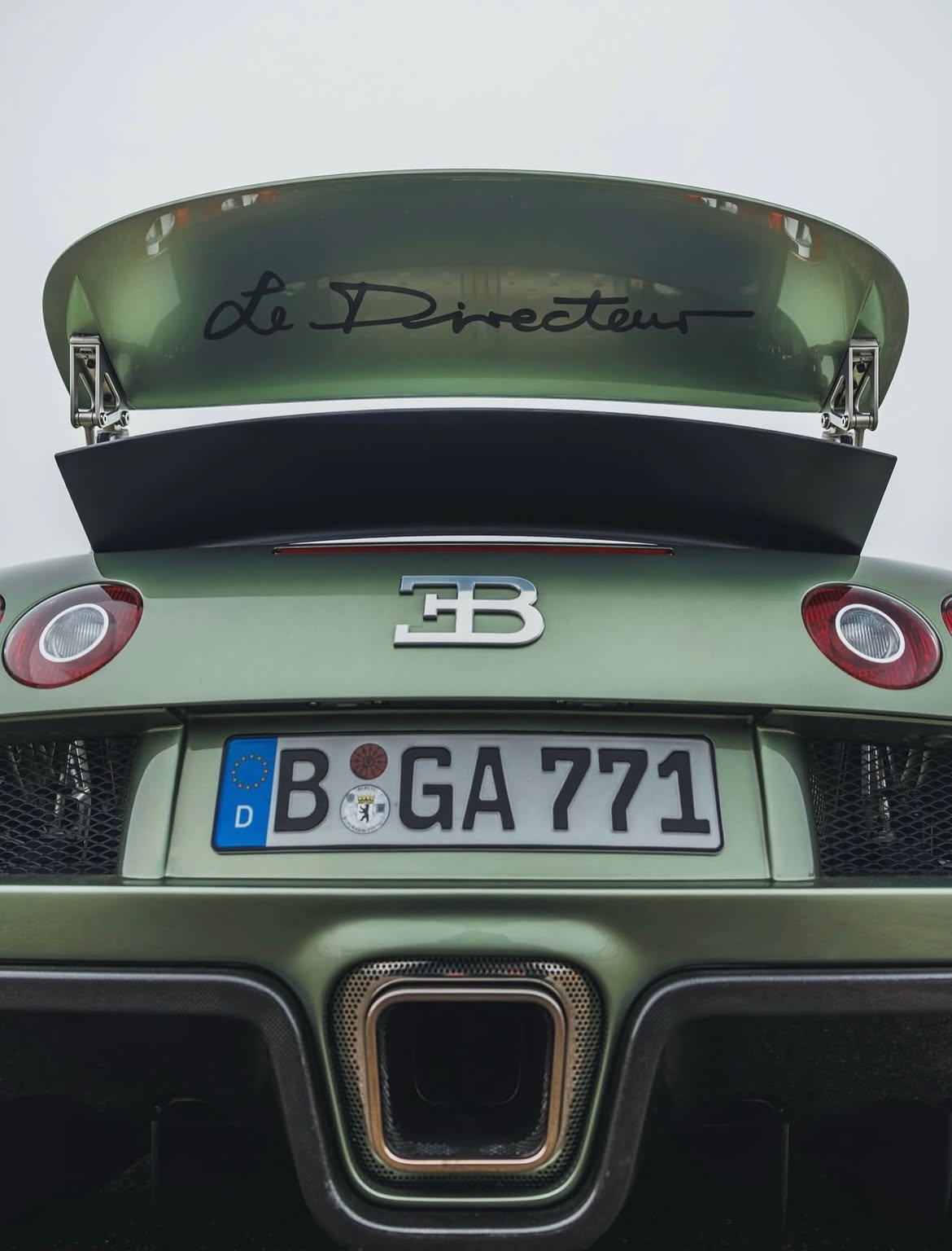 Chủ Bugatti Veyron cũ kh&ocirc;ng cần lo lắng: Xe 20 năm tuổi nhưng h&atilde;ng sẵn s&agrave;ng 't&acirc;n trang' lại như xuất xưởng, miễn l&agrave; c&oacute; đủ tiền - Ảnh 15.