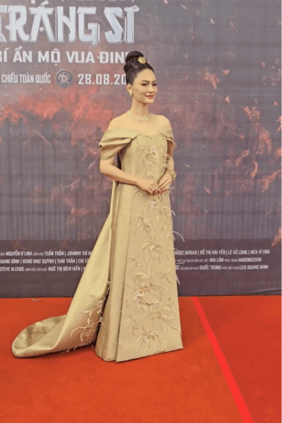 Mỹ nh&acirc;n Vbiz ai nh&igrave;n cũng bảo "kh&ocirc;ng l&agrave; nữ ho&agrave;ng cũng l&agrave; ho&agrave;ng hậu": Sắc đẹp đ&uacute;ng chuẩn ph&uacute; qu&yacute; trời ban - Ảnh 1.