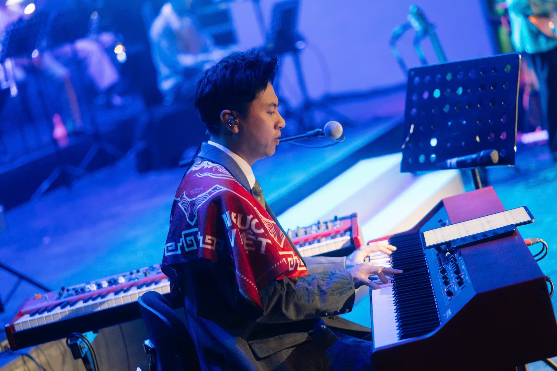 &ldquo;Anh Trịnh C&ocirc;ng Sơn n&oacute;i với t&ocirc;i: Tiến &agrave;, m&igrave;nh gi&agrave; qu&aacute; rồi, kh&ocirc;ng n&ecirc;n l&ecirc;n s&acirc;n khấu nữa&rdquo; - Ảnh 8.