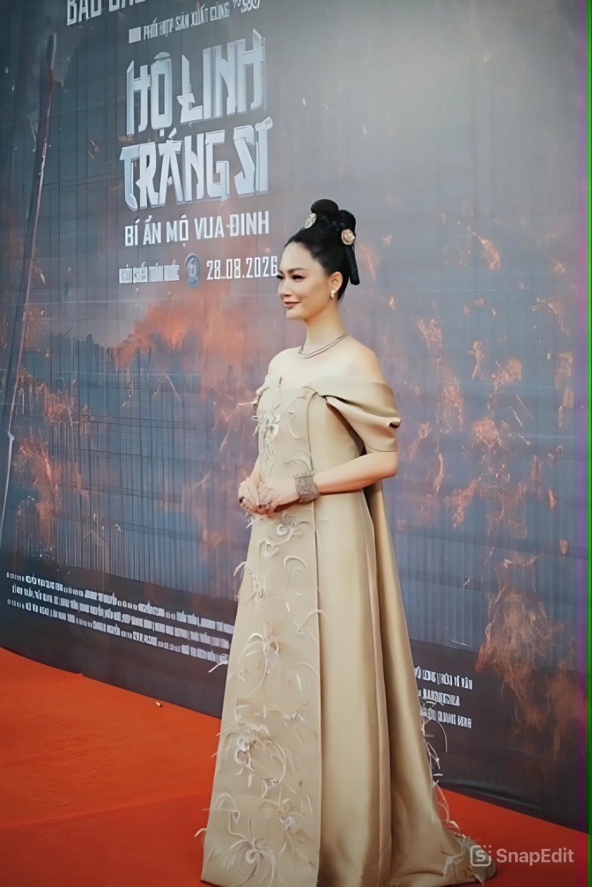 Mỹ nh&acirc;n Vbiz ai nh&igrave;n cũng bảo "kh&ocirc;ng l&agrave; nữ ho&agrave;ng cũng l&agrave; ho&agrave;ng hậu": Sắc đẹp đ&uacute;ng chuẩn ph&uacute; qu&yacute; trời ban - Ảnh 2.