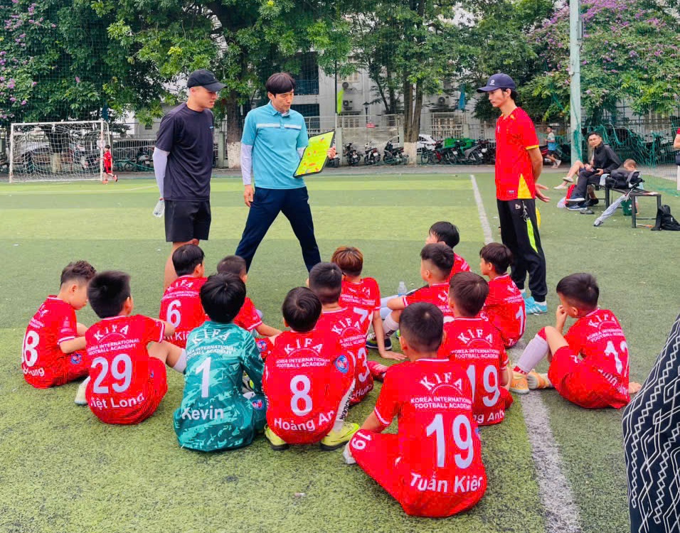 Đình Bắc “bị trả về” năm 14 tuổi và giải pháp đến từ cựu trợ lý của HLV Park Hang-seo - Ảnh 2. Đình Bắc “bị trả về” năm 14 tuổi và giải pháp đến từ cựu trợ lý của HLV Park Hang-seo - Ảnh 2.
