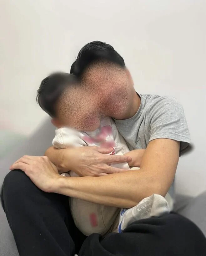 Ly hôn vì vợ ngoại tình, 1 mình nuôi 3 đứa con, hơn 2 năm sau, người đàn ông phát hiện sự thật gây sốc - Ảnh 3.